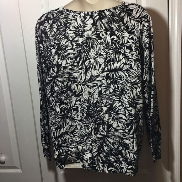 Plus Size Knit Top - Picture 2 of 3